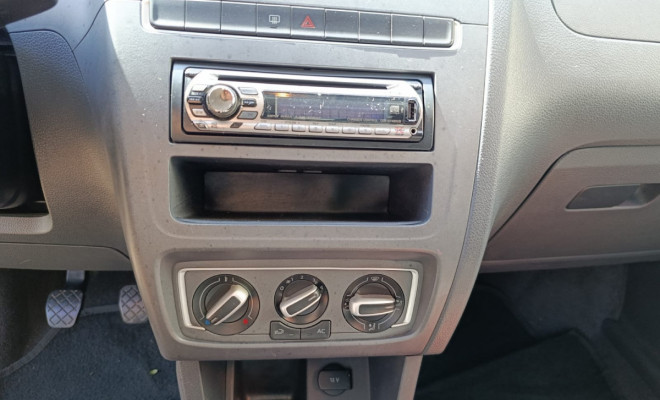 VW - VolksWagen Fox 1.0 Mi Total Flex 8V 5p 2014 Flex-11