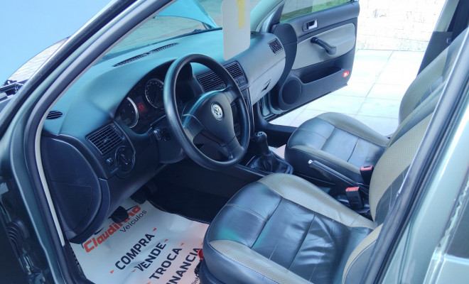 VW - VolksWagen Golf Sportline 1.6 Mi Total Flex 8V 4p 2009 Flex-9