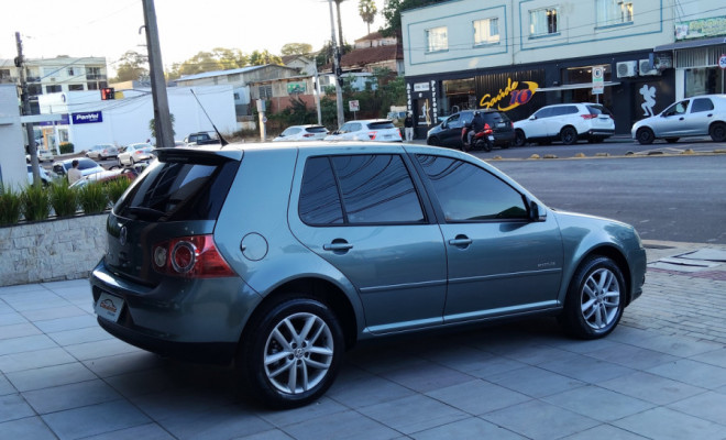 VW - VolksWagen Golf Sportline 1.6 Mi Total Flex 8V 4p 2009 Flex-1