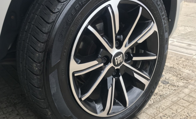 Fiat Palio ELX 1.0 Fire/30 Anos F. Flex 8V 4p 2010 Flex-9