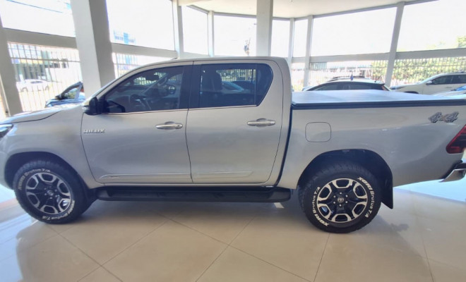 Toyota Hilux CD SRX 4x4 2.8 TDI 16V Diesel Aut. 2025 Diesel-6