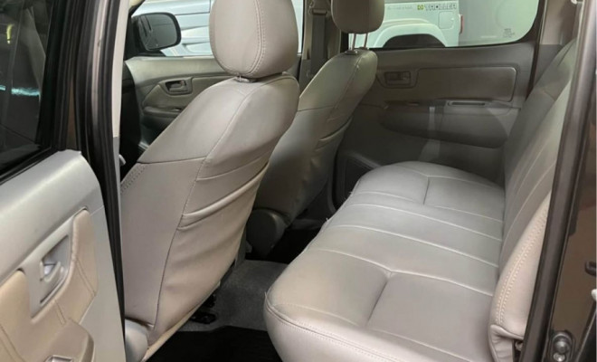 Toyota Hilux CD SRV D4-D 4x4 3.0  TDI Dies 2008 Diesel-4