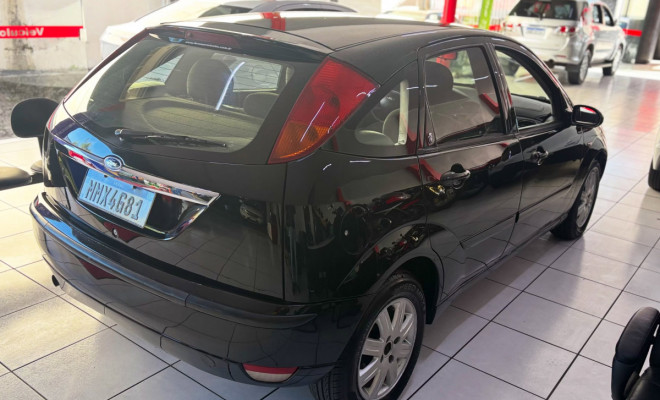 Ford Focus Ghia 2.0 Aut 2005-2