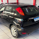 Ford Focus Ghia 2.0 Aut 2005-3
