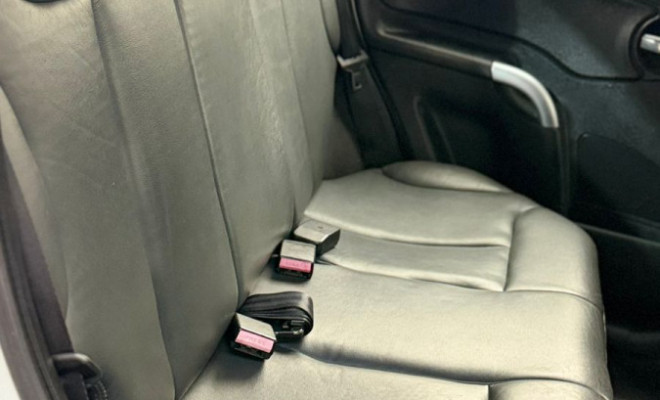 Citroën C3 GLX 1.4/ GLX Sonora 1.4 Flex 8V 5p 2011 Flex-9