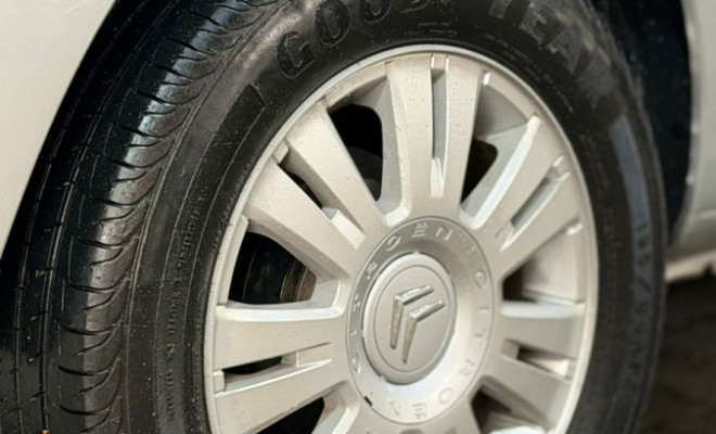 Citroën C3 GLX 1.4/ GLX Sonora 1.4 Flex 8V 5p 2011 Flex-11