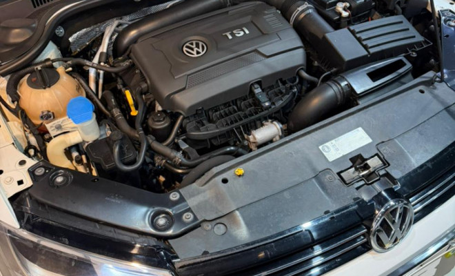 VW - VolksWagen JETTA Highline 2.0 TSI 16V 4p Tiptronic 2014 Gasolina-11