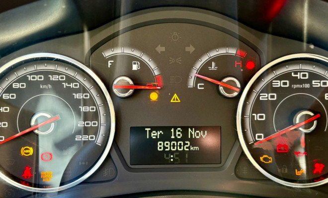 Fiat Grand Siena ATTRAC. 1.4 EVO F.Flex 8V 2015 Flex-9