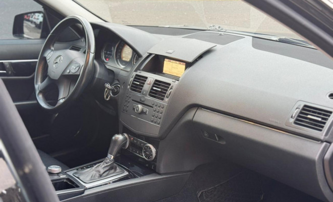 Mercedes-Benz C-200 Kompressor Avant.1.8 16V Aut 2010 Gasolina-8