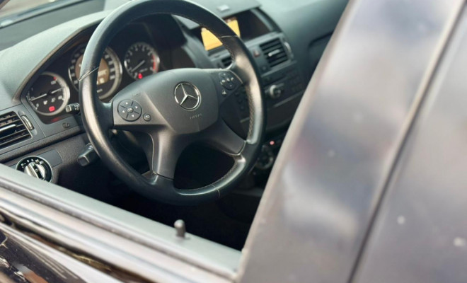 Mercedes-Benz C-200 Kompressor Avant.1.8 16V Aut 2010 Gasolina-12