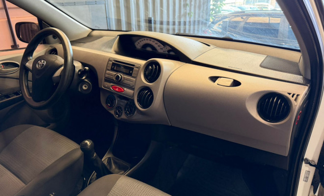 Toyota ETIOS XS  1.3 Flex 16V 5p Mec. 2013 Flex-11