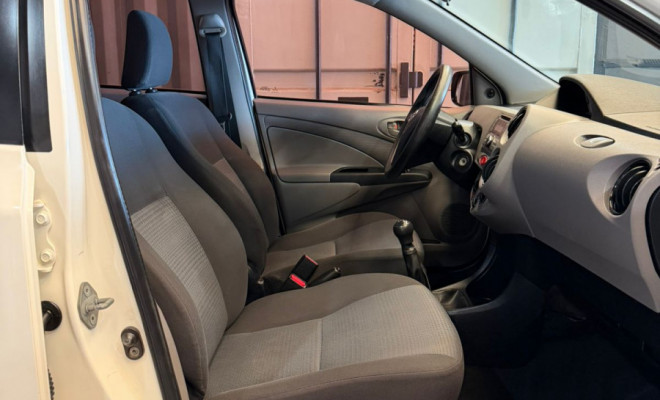 Toyota ETIOS XS  1.3 Flex 16V 5p Mec. 2013 Flex-13
