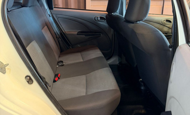 Toyota ETIOS XS  1.3 Flex 16V 5p Mec. 2013 Flex-14