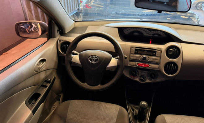 Toyota ETIOS XS  1.3 Flex 16V 5p Mec. 2013 Flex-6
