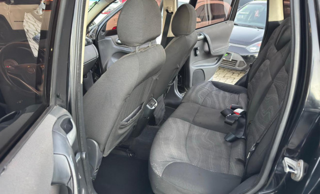 Fiat Stilo 1.8/ 1.8 Connect Flex 8V 5p 2010 Flex-7