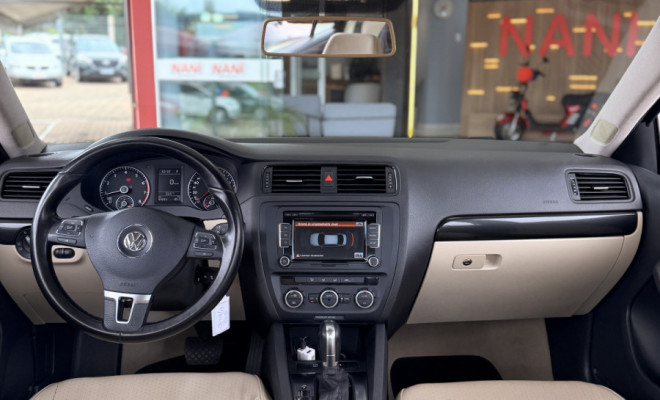 VW - VolksWagen JETTA Comfortline 2.0 T.Flex 8V 4p Tipt. 2013 Flex-7