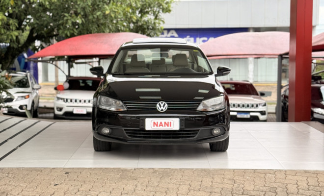 VW - VolksWagen JETTA Comfortline 2.0 T.Flex 8V 4p Tipt. 2013 Flex-0