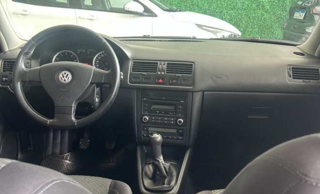 VW - VolksWagen Golf 1.6 Mi Total Flex 8V 4p 2012 Flex-8