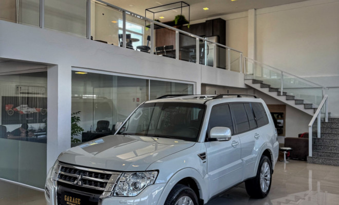 Mitsubishi Pajero HPE Full 3.2 4x4 T.I.Dies. 5p Aut 2016 Diesel