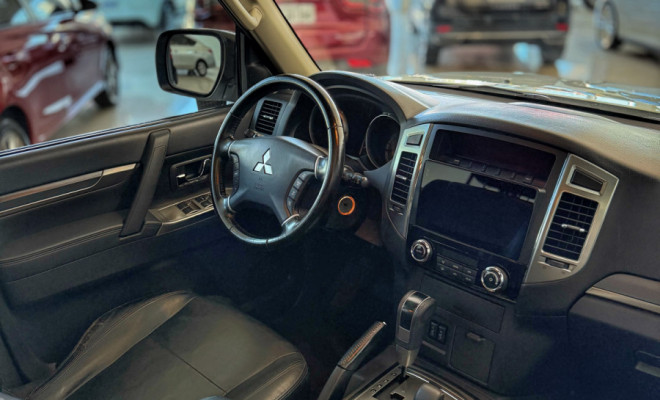 Mitsubishi Pajero HPE Full 3.2 4x4 T.I.Dies. 5p Aut 2016 Diesel-3