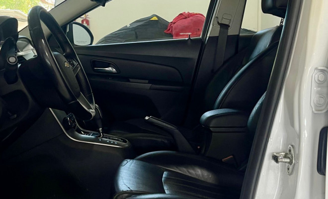 GM - Chevrolet CRUZE HB Sport LTZ 1.8 16V FlexP. 5p Aut 2014 Flex-8