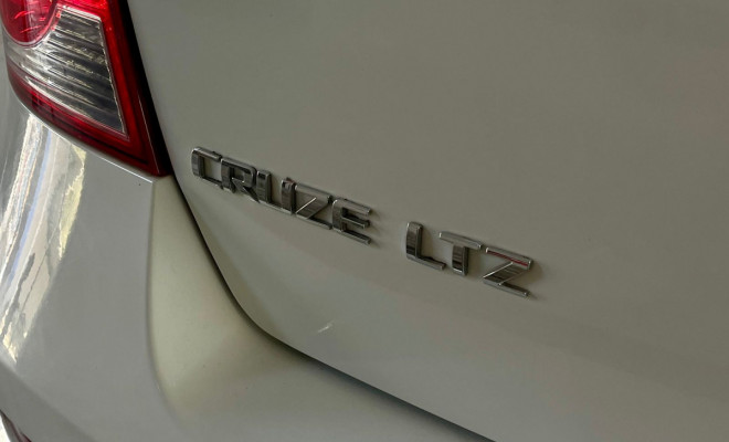 GM - Chevrolet CRUZE HB Sport LTZ 1.8 16V FlexP. 5p Aut 2014 Flex-14