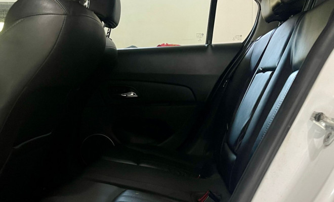 GM - Chevrolet CRUZE HB Sport LTZ 1.8 16V FlexP. 5p Aut 2014 Flex-9