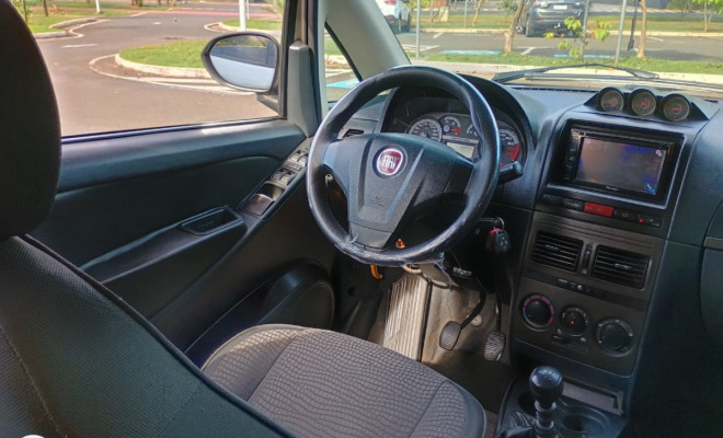 Fiat Idea Advent./ Adv.LOCKER 1.8 mpi Flex 5p 2011 Flex-6
