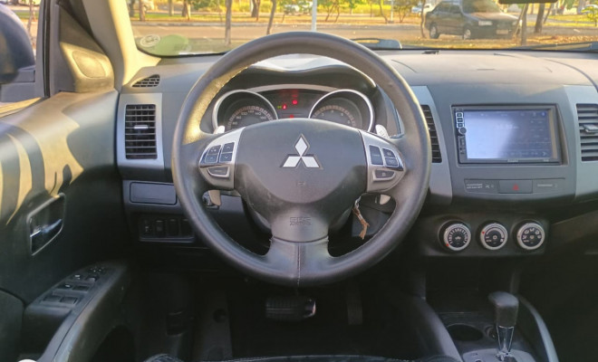 Mitsubishi OUTLANDER 3.0/ GT 3.0 V6 Aut. 2009 Gasolina-8