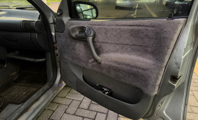 GM - Chevrolet Corsa GL 1.6 MPFI / 1.4 EFI 2p e 4p 1997 Gasolina-4