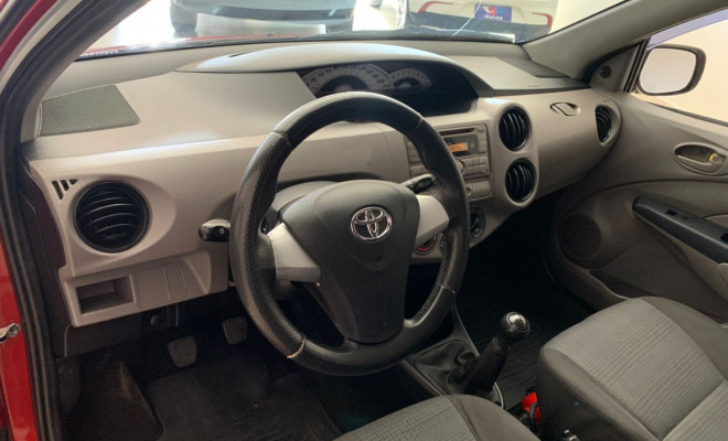 Toyota ETIOS XS  1.3 Flex 16V 5p Mec. 2013 Flex-8