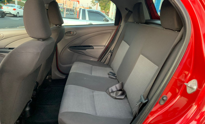 Toyota ETIOS XS  1.3 Flex 16V 5p Mec. 2013 Flex-10