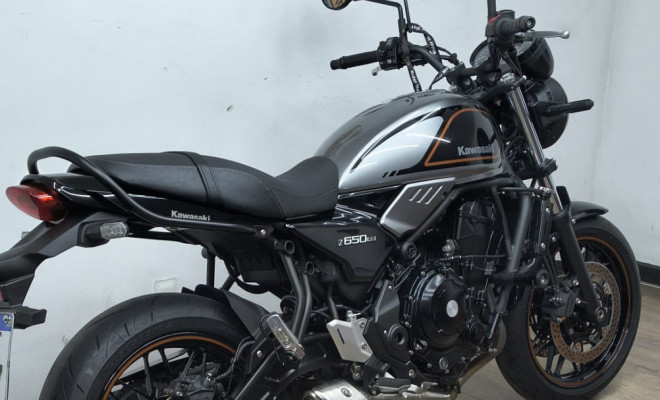KAWASAKI Z 650 RS 2023 Gasolina-11