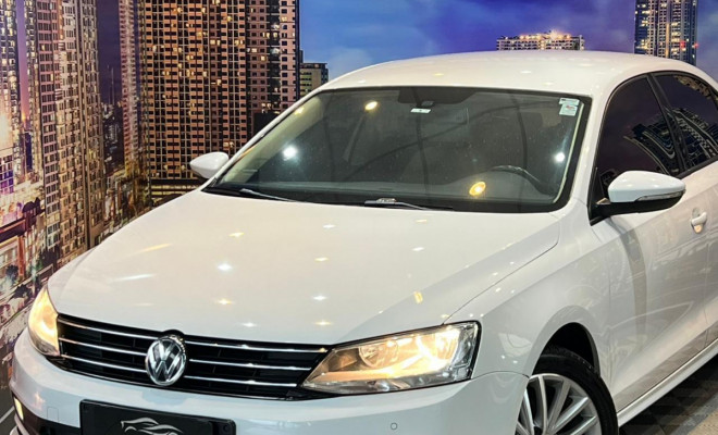 VW - VolksWagen JETTA Comfortline 1.4 TSI 16V 4p Aut. 2016 Gasolina-0