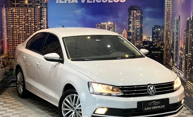 VW - VolksWagen JETTA Comfortline 1.4 TSI 16V 4p Aut. 2016 Gasolina