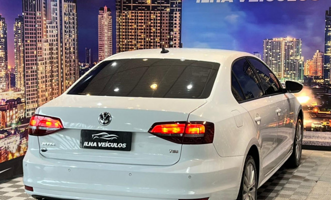 VW - VolksWagen JETTA Comfortline 1.4 TSI 16V 4p Aut. 2016 Gasolina-8