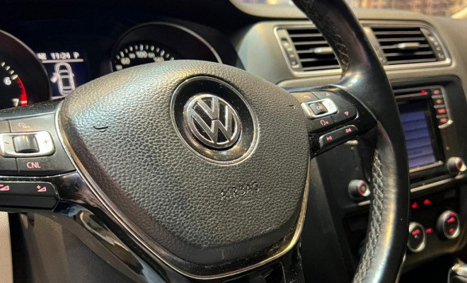 VW - VolksWagen JETTA Comfortline 1.4 TSI 16V 4p Aut. 2016 Gasolina-14