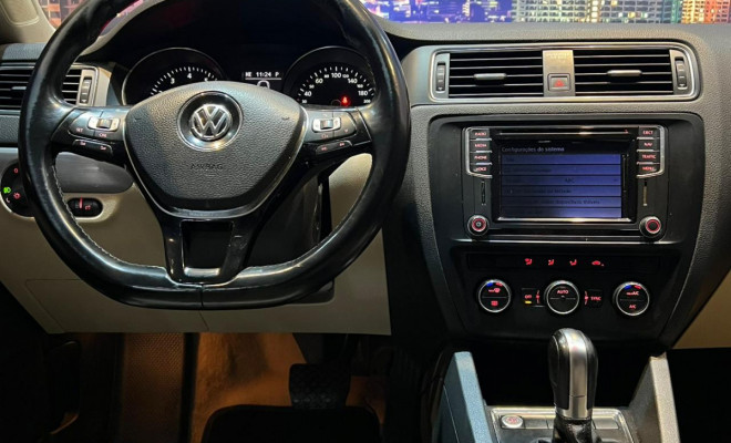 VW - VolksWagen JETTA Comfortline 1.4 TSI 16V 4p Aut. 2016 Gasolina-10