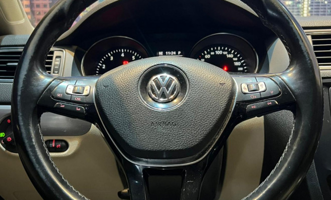 VW - VolksWagen JETTA Comfortline 1.4 TSI 16V 4p Aut. 2016 Gasolina-9