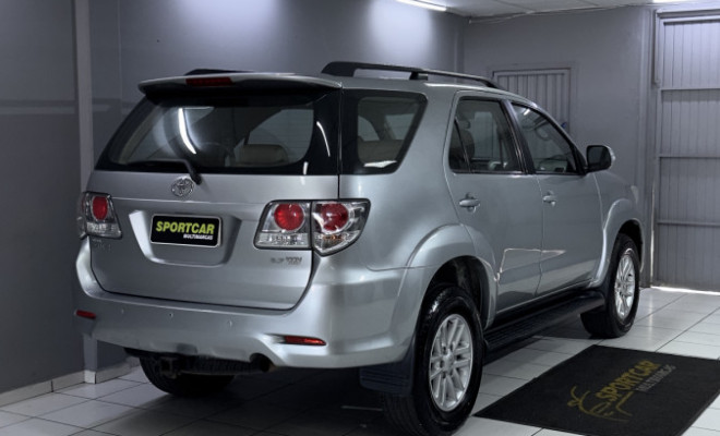 Toyota Hilux SW4 SR 4x2 2.7/ 2.7 Flex 16V Aut. 2015 Flex-9