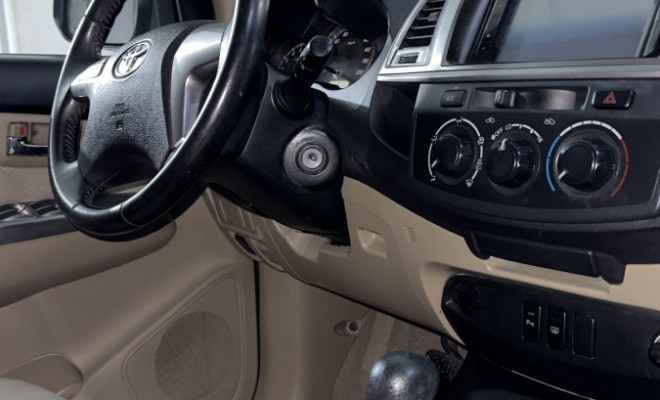 Toyota Hilux SW4 SR 4x2 2.7/ 2.7 Flex 16V Aut. 2015 Flex-6