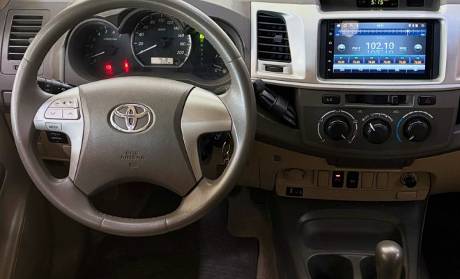 Toyota Hilux CD 4x4 2.7 2013-6