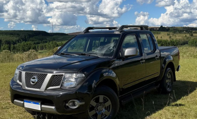 Nissan Frontier SV AT.CD 4x4 2.5 TB Diesel Mec. 2014 Diesel