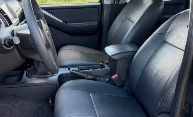 Nissan Frontier SV AT.CD 4x4 2.5 TB Diesel Mec. 2014 Diesel-3