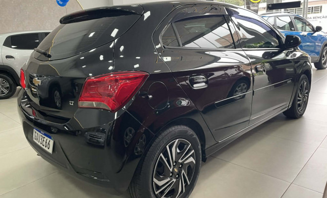 ONIX LT 1.4 Automatico-2