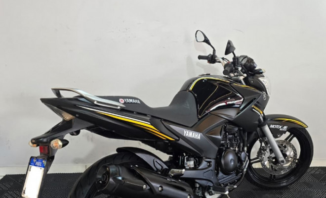 YAMAHA YS 250 FAZER/ FAZER L. EDITION /BLUEFLEX 2014 Gasolina-1