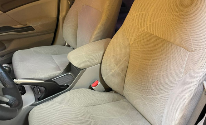 Honda Civic Sedan LXS 1.8  2014 Flex     MANUAL, pronto para RODAR.-6