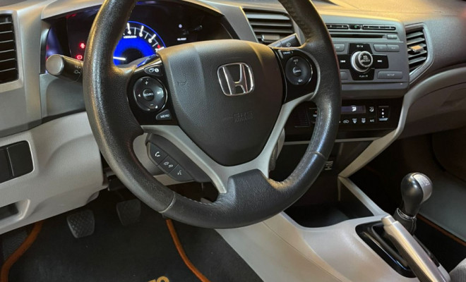 Honda Civic Sedan LXS 1.8  2014 Flex     MANUAL, pronto para RODAR.-8