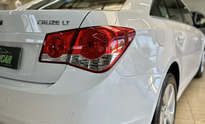 GM - Chevrolet CRUZE LT 1.8 16V FlexPower 4p Aut. 2013-9