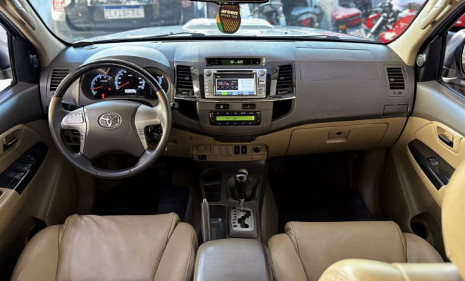 Toyota Hilux SW4 SRV D4-D 4x4 3.0 TDI Aut 2013-4